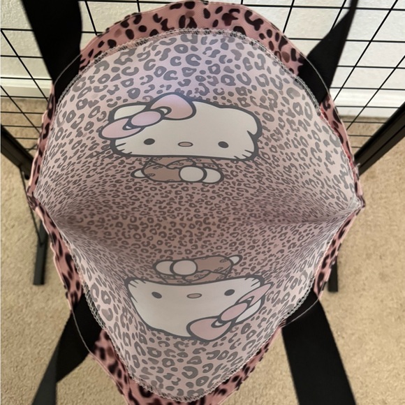 Hello Kitty Leopard Tote Bag - Picture 2 of 3